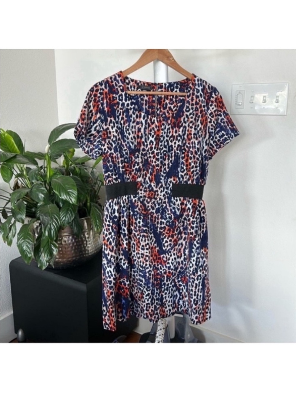 Metaphor Leopard Colorful Mini dress Sz 8/M Animal Round neck Short Sleeves